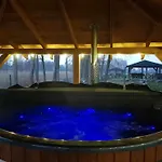 Wypoczynkowy Zacisze W Makosiejach Z Dostepem Do Rzeki, Z Balia I Jacuzzi Feriehus Makosieje
