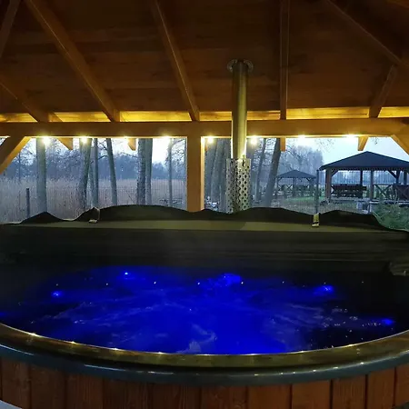 Wypoczynkowy Zacisze W Makosiejach Z Dostepem Do Rzeki, Z Balia I Jacuzzi Ferienhaus Makosieje