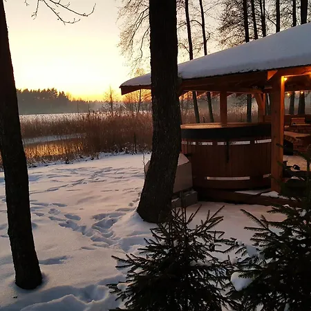 Vakantiehuis Wypoczynkowy Zacisze W Makosiejach Z Dostepem Do Rzeki, Z Balia I Jacuzzi Makosieje