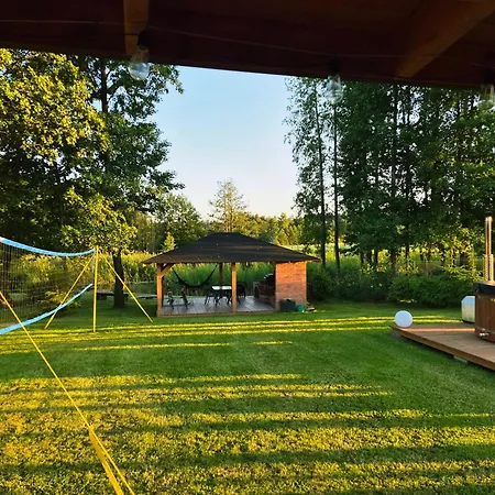 Дом отдыха Wypoczynkowy Zacisze W Makosiejach Z Dostepem Do Rzeki, Z Balia I Jacuzzi