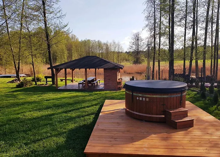 Vakantiehuis Wypoczynkowy Zacisze W Makosiejach Z Dostepem Do Rzeki, Z Balia I Jacuzzi